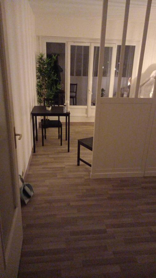 Lumineux Studio Avec Balcon / Cosy Flat With Balcony Apartment Вилжуиф Екстериор снимка